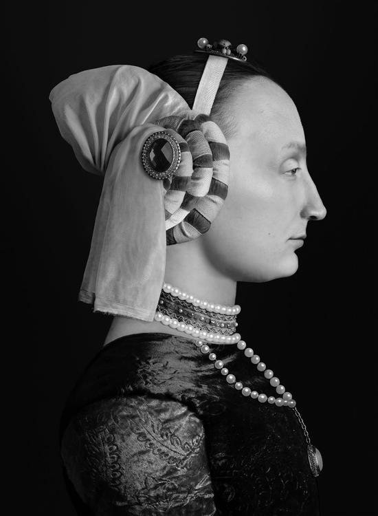 张巍(Artificial Theater Profile, 115x113cm, Pigment Print, 2018)