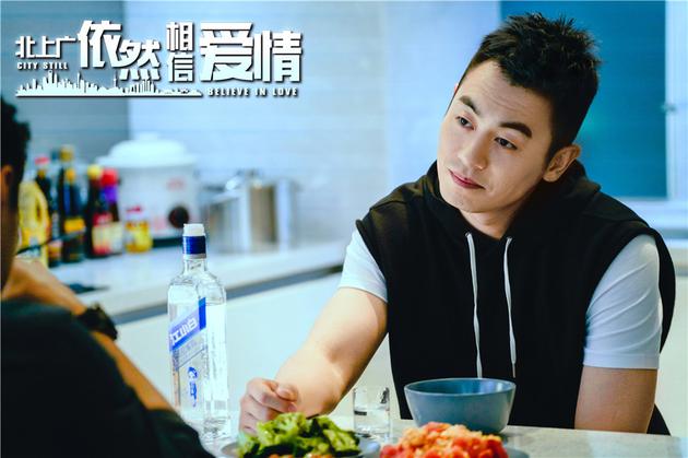 朱亚文暖男